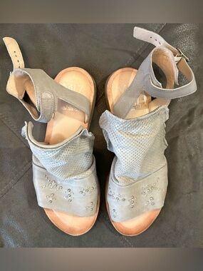 Miz Mooz Gray Fifi Gray Leather Studded Ankle Strap Sandals 39 8.5 9 Boho Resort